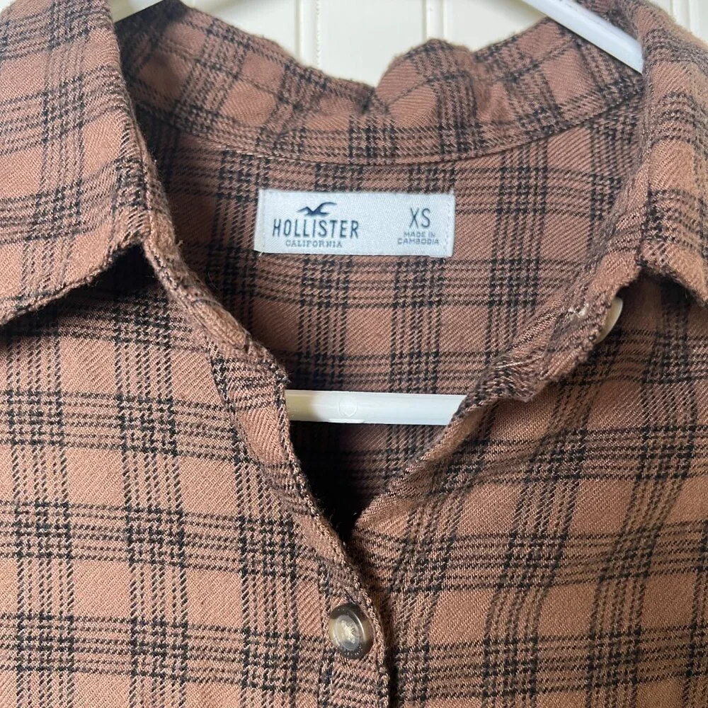 Hollister Shirt Women's XS Brown Flannel Button Up Cropped Plaid‎ Long Sleeve